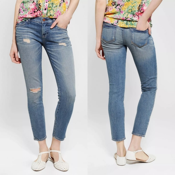 Elizabeth and James Textile Ozzy Distressed Jeans Size 26 - Picture 2 of 11